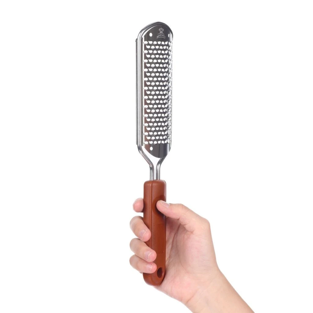 Best Foot Files For Your Feet - Ergonomic Handle Of The Markartt Foot File